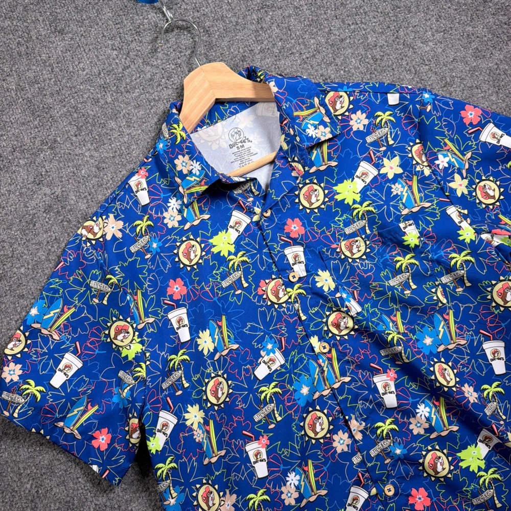 Buc-ees Hawaiian Button Down Shirt Men Small Blue Tropical Mascot Short Sleeve